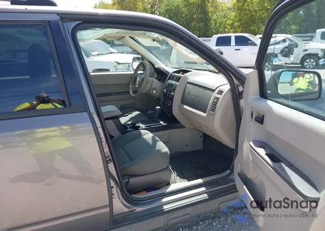 2011 Ford Escape Xls from USA, damaged, VIN 1FMCU0C71BKB85849